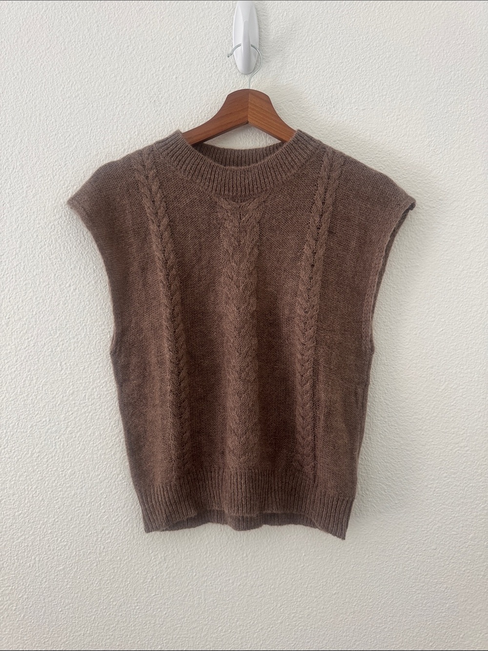 Lucy Paris Brown Cable Knit Sleeveless Sweater Vest Quentin Brown Wool Blend S